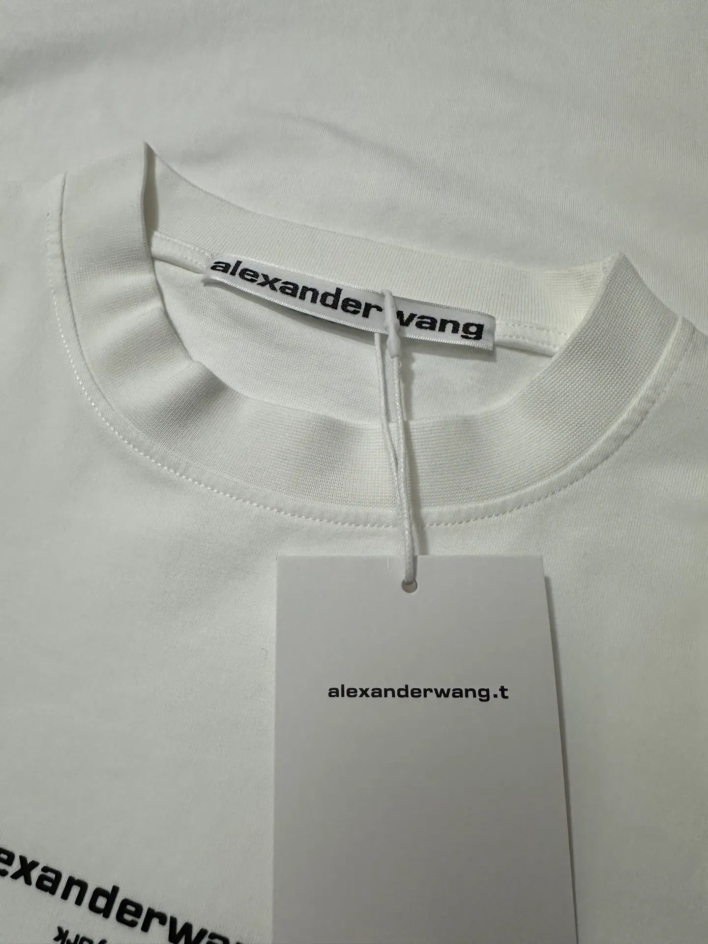 ￼ 150 Alexander wang ss 26 logo T : 16 g 32S 1*1 Same Style Color: White Size: XS S M L XL